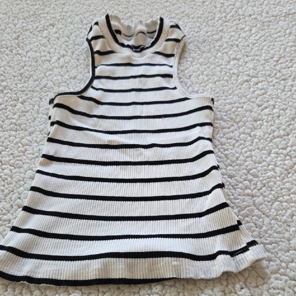 BLACK AND WHITE STRIPED TANK TOP